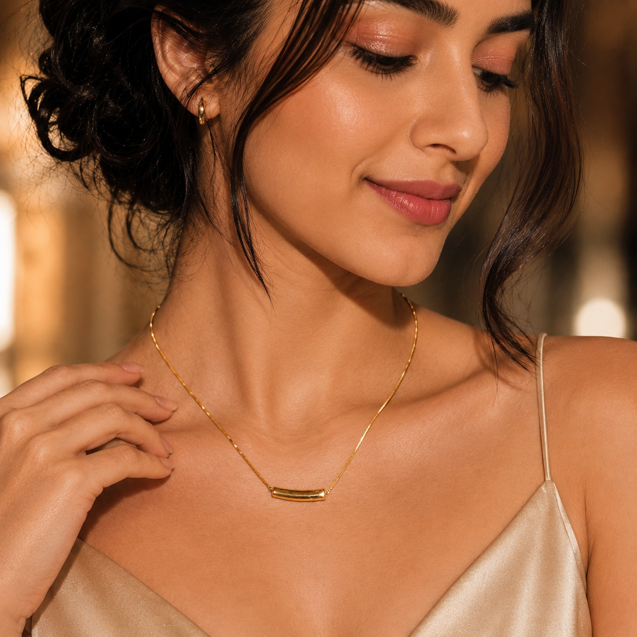 Orlina Bar Necklace
