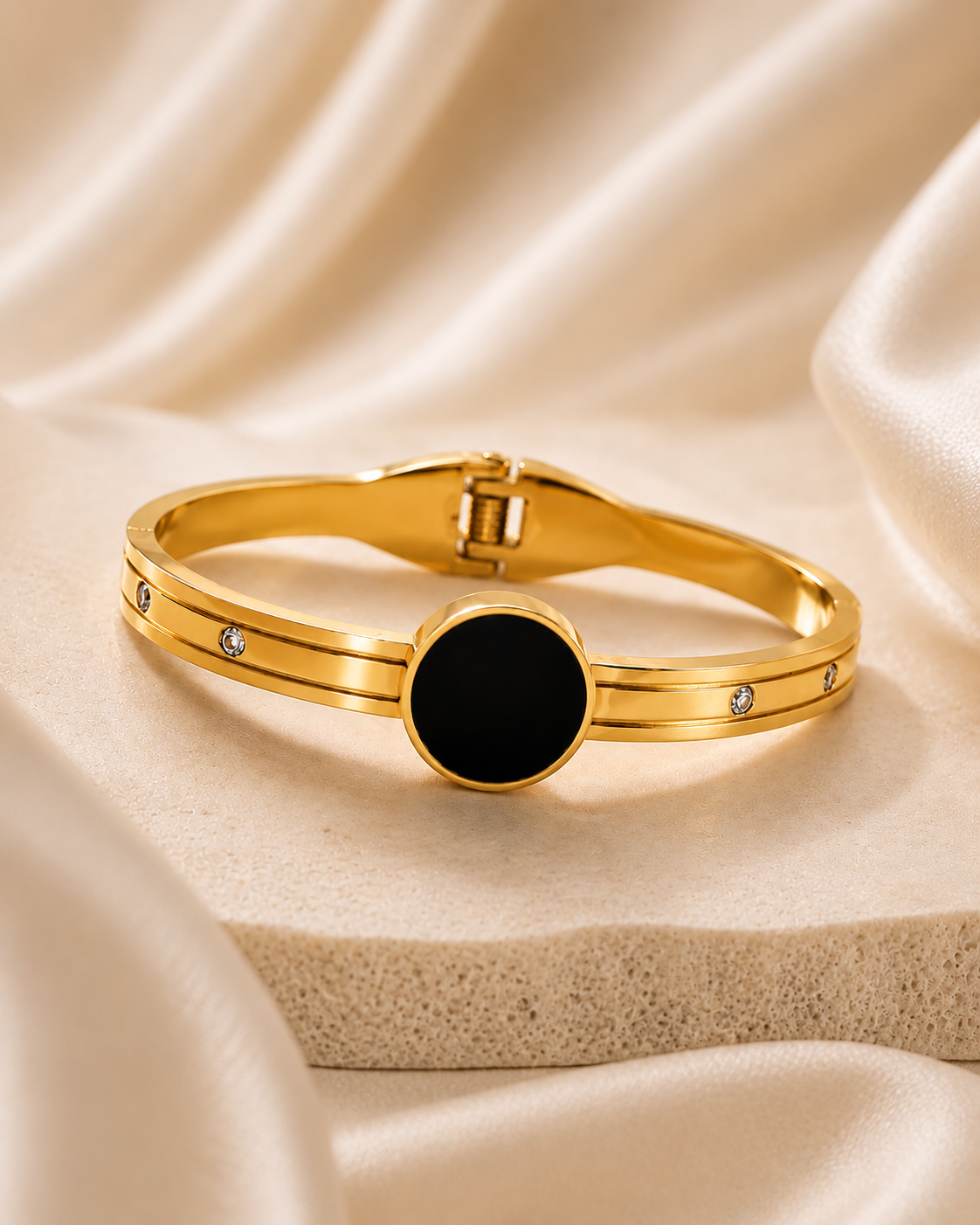 Noire Luxe Bracelet