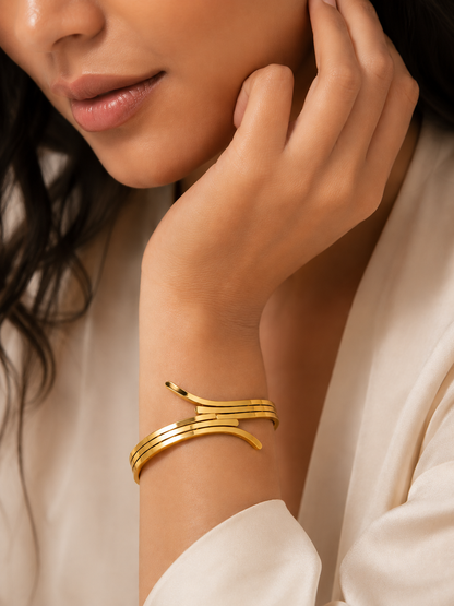 Elan Wave Bracelet